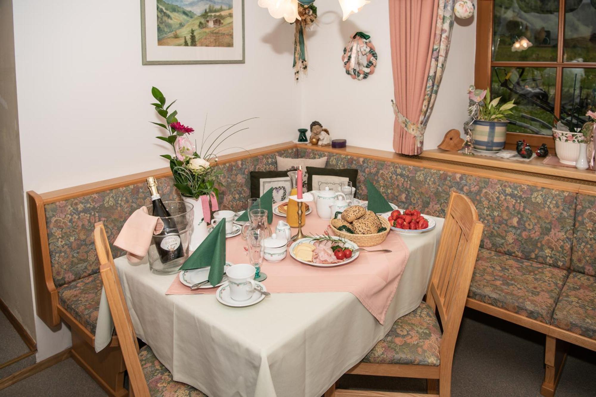 Appartement-Pension Fahrnberggut Rauris Room photo